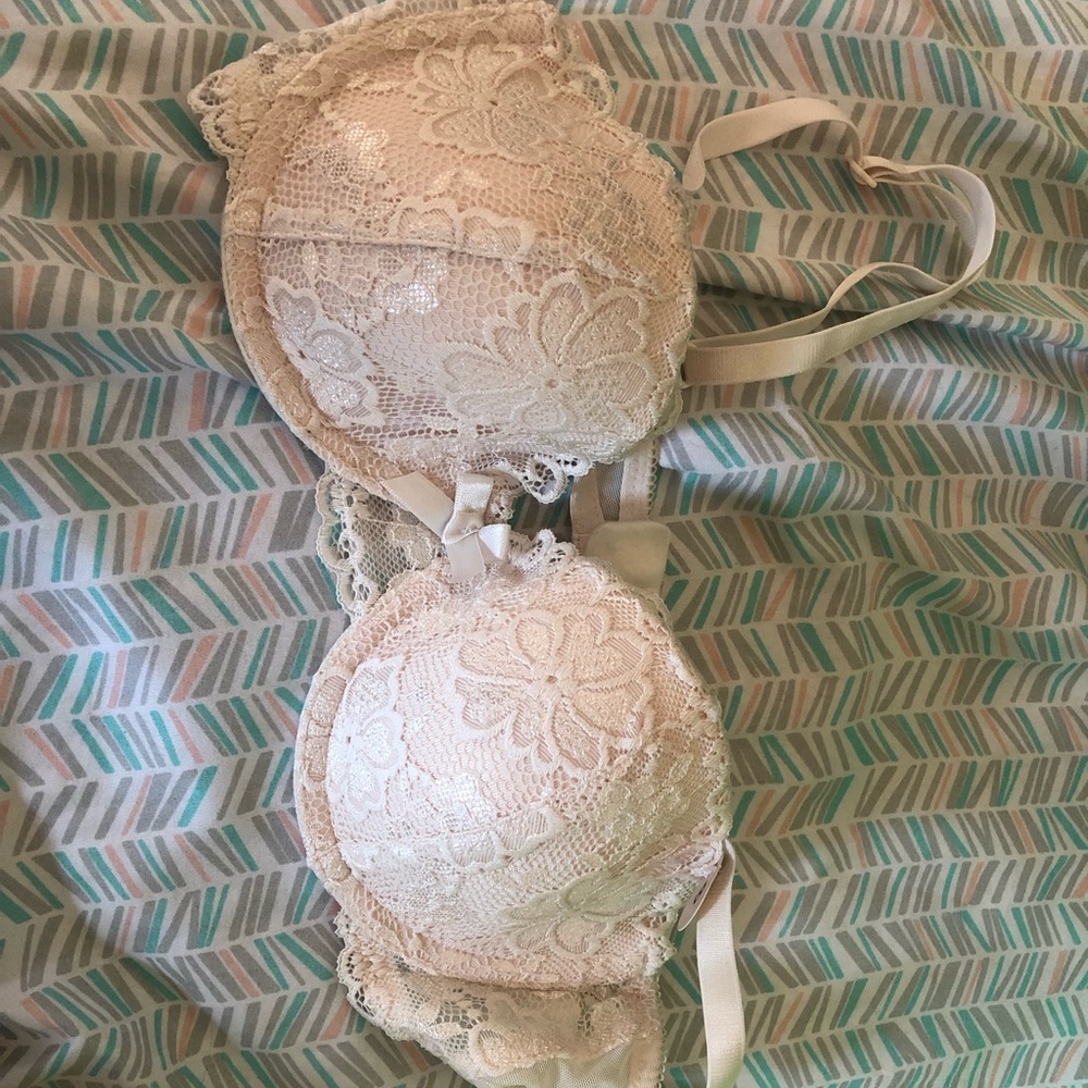 White/Pink bra